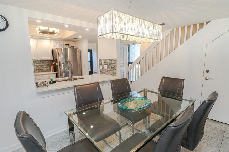 St. Augustine Beach Rentals Dining Room