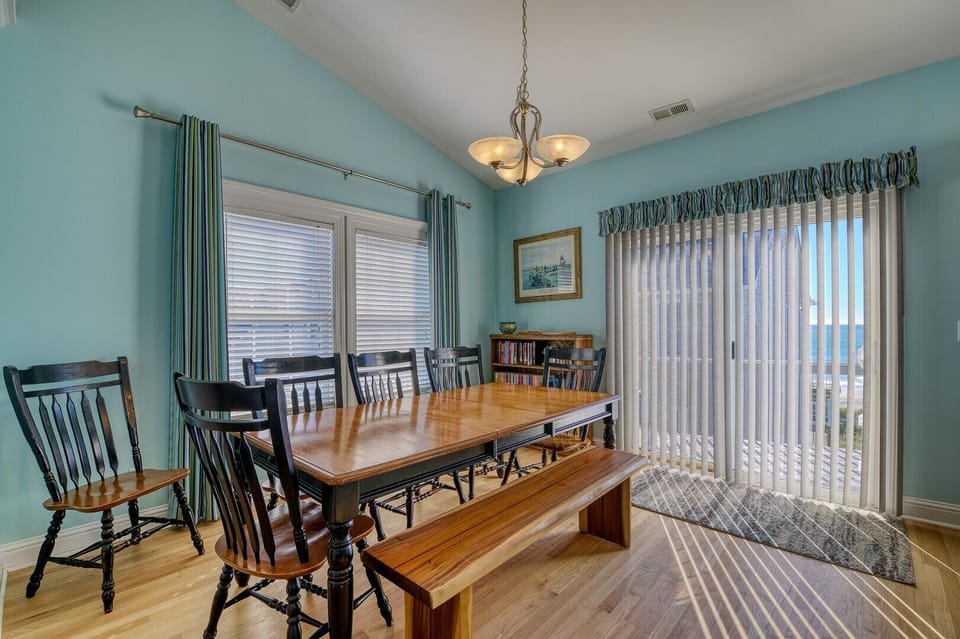 Dining Room Area and Upper Deck Access
