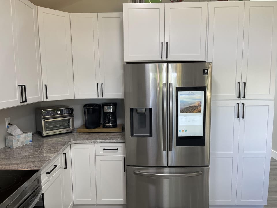 Smart refrigerator, toaster/air fryer, coffee maker, kuerig/pods, french press