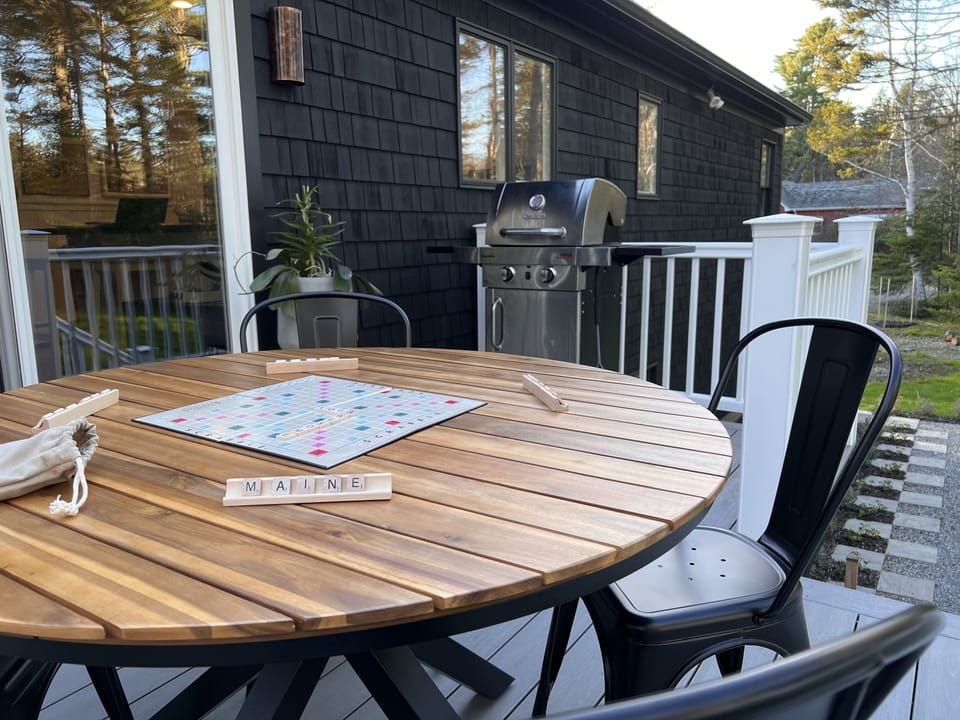 outdoor dining and grill