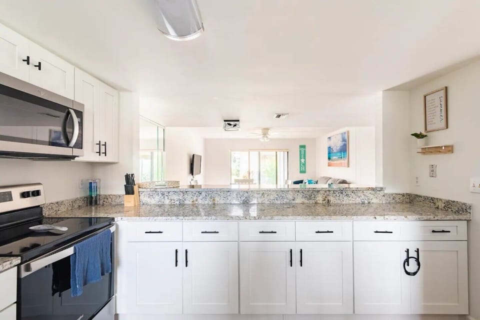 Kitchen counter 