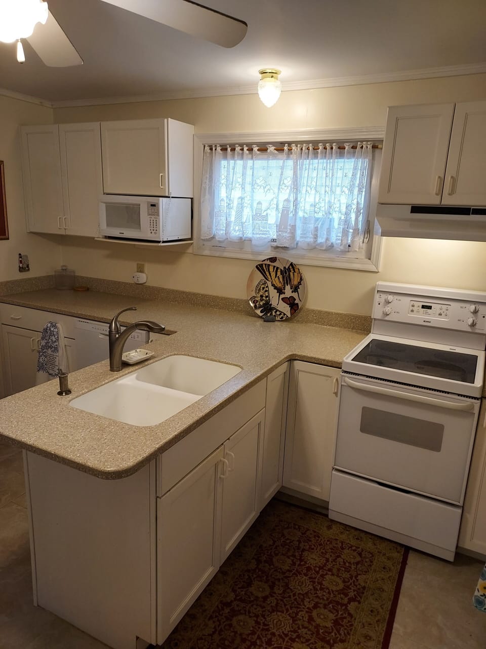 Lots of counter space for food prep.