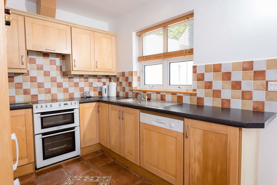 Kilkee Townhouse| Coastal Self-Catering Holiday Accommodation Available in Kilkee, County Clare
