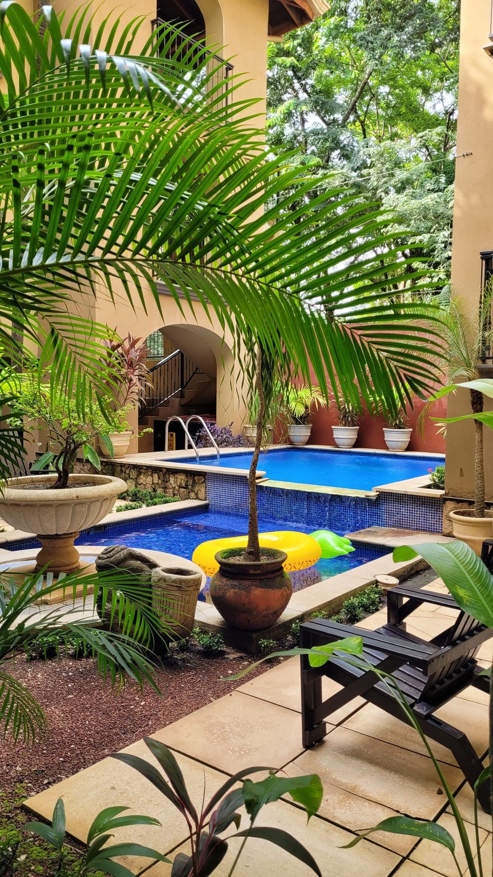 Shared plunge pool