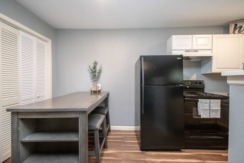 Dining room for up to 4 people