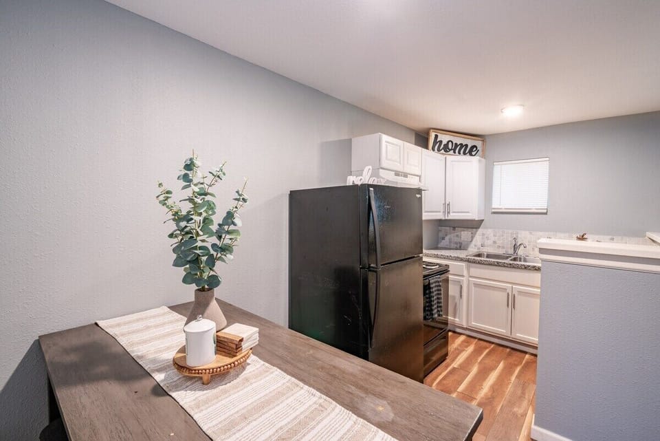 Dining room for up to 4 people