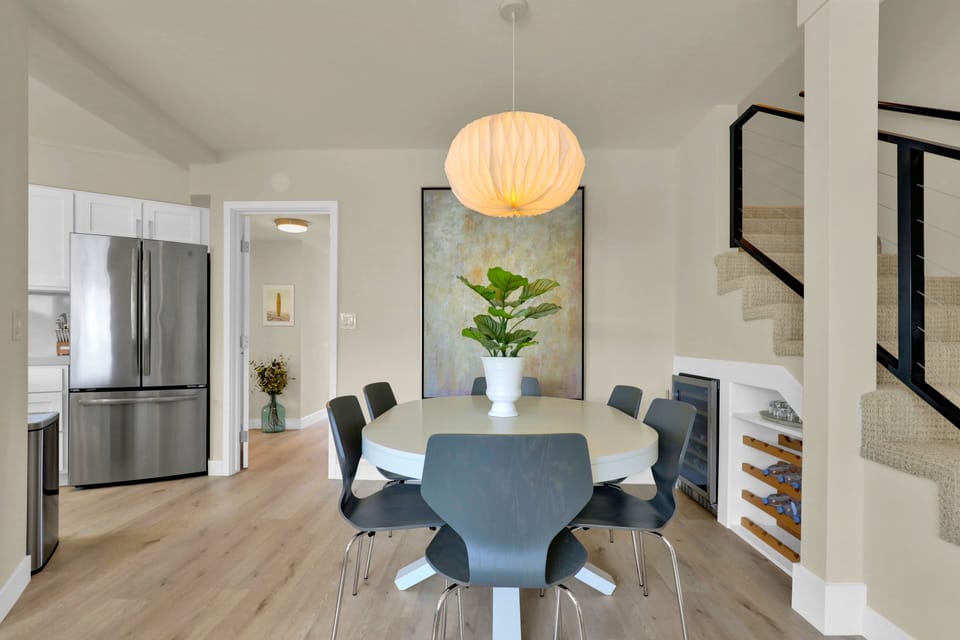 Dining Area for Six