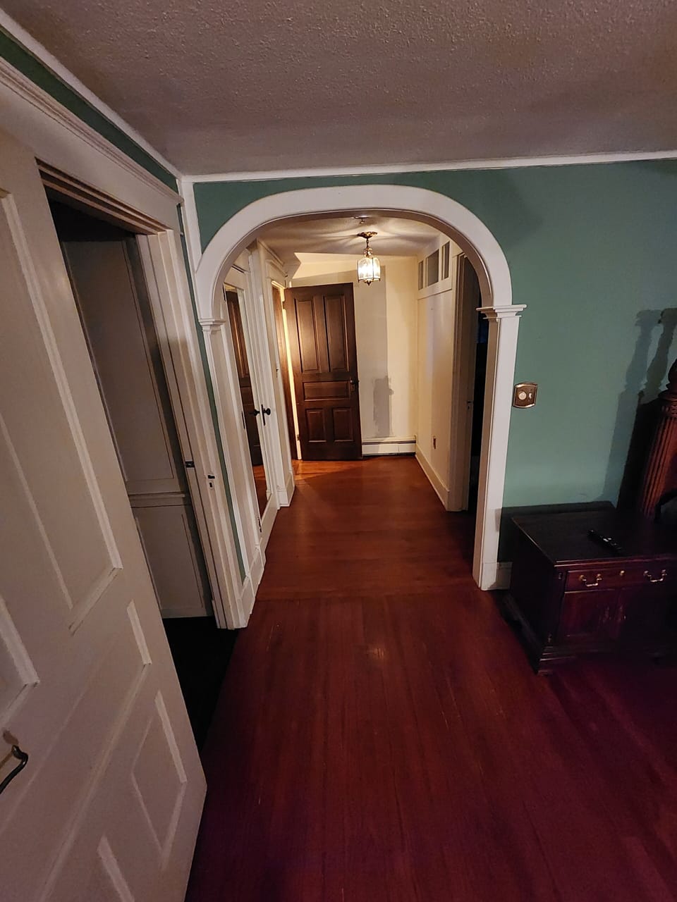 Shaw room with shared bathroom