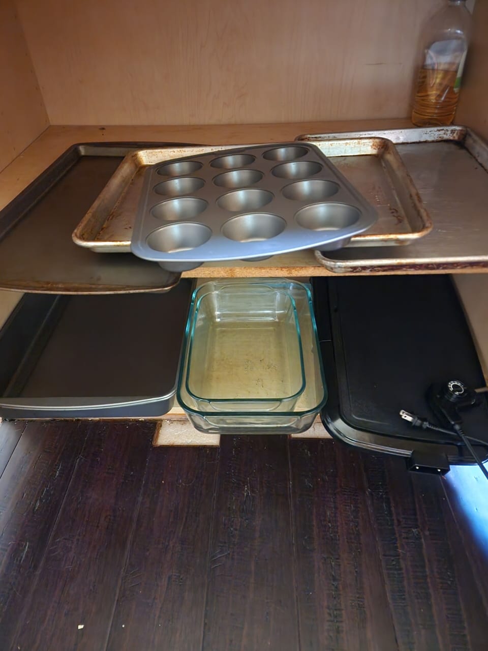 Griddle and assorted baking pans