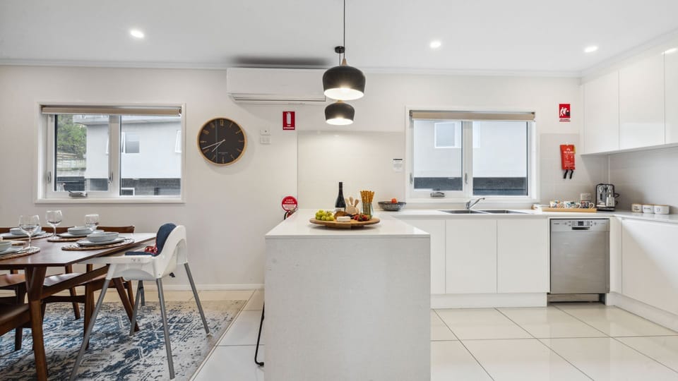 Kitchen, dining room
