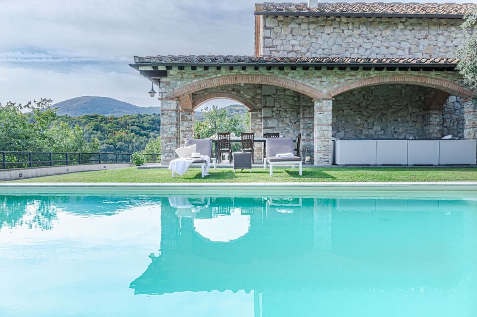 Activities, Amenities, Balcony / Terrace / Patio, Building Exterior, Facilities, Main Entrance, Pool, Room Detail, Spring, Summer