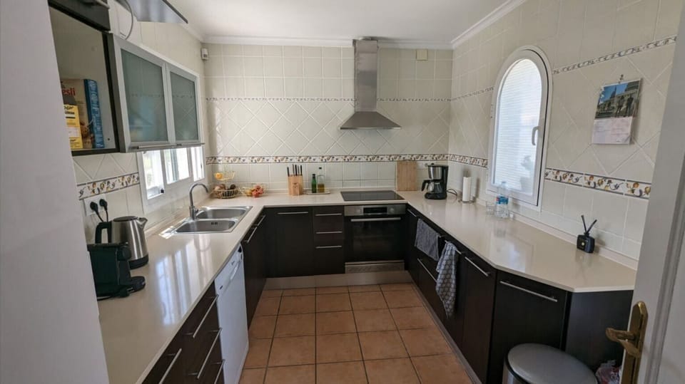 Fully equipped modern kitchen