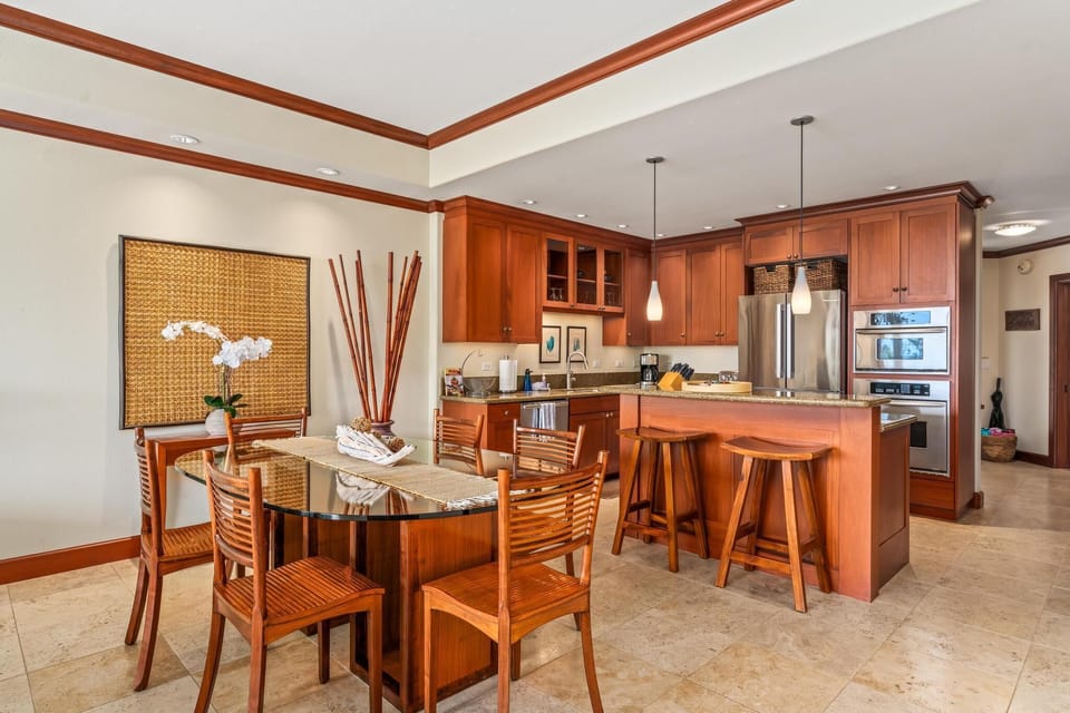 Dining area for 6