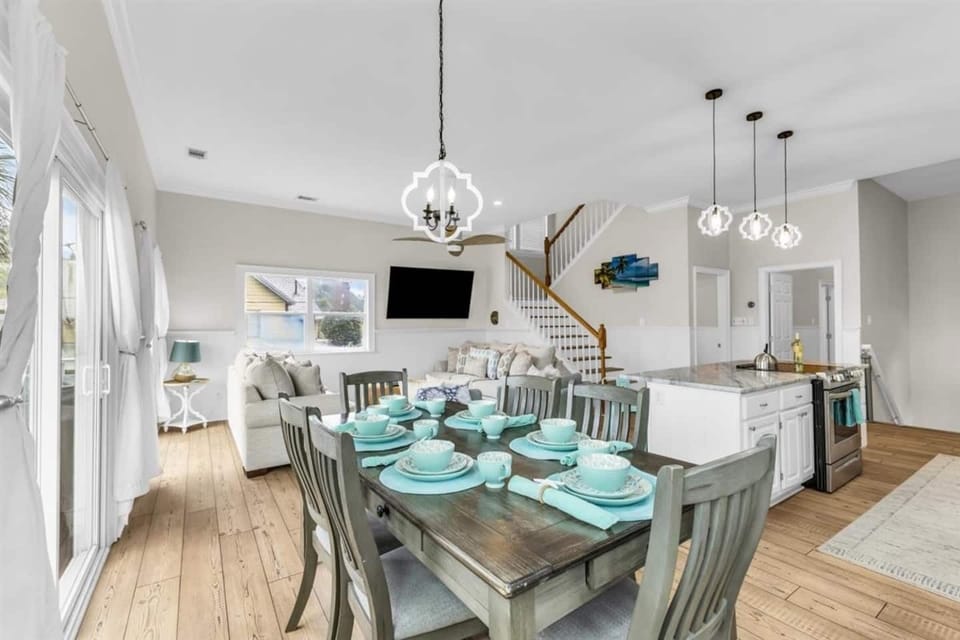 Dining Room. 