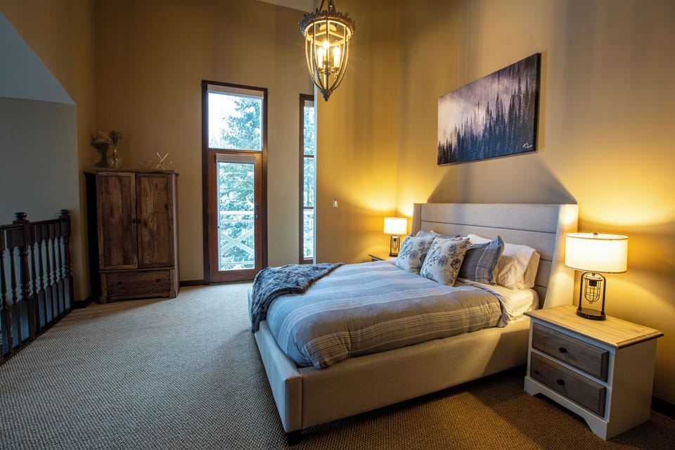 Queen Bed in Loft
