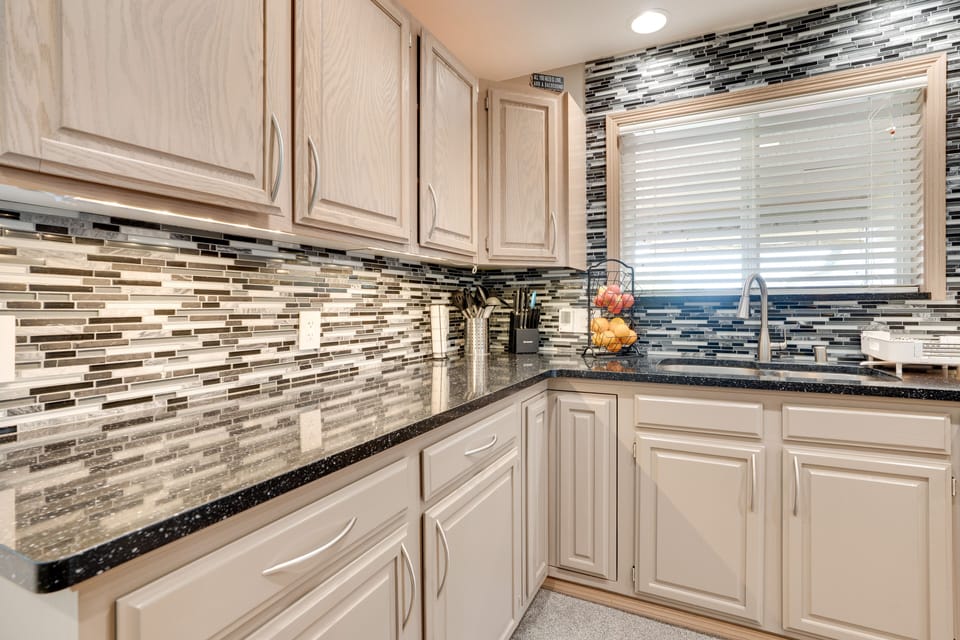 Kitchen | Cooking Basics | Coffee Maker | Spices Provided