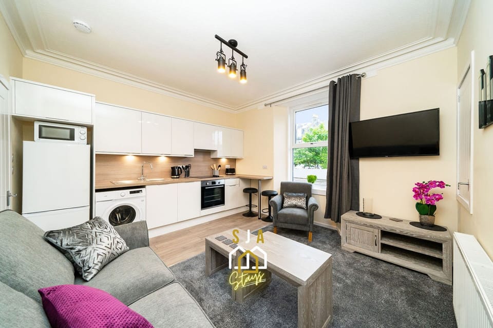 Living Room / Lounge