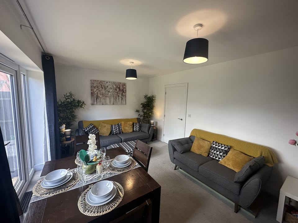 Living Room / Lounge
