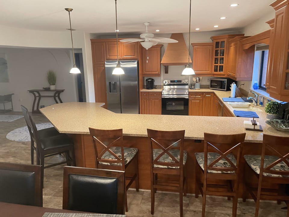 Kitchen with large island