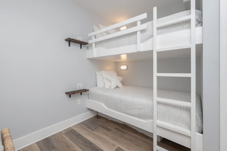 Bunk beds in Guest Room