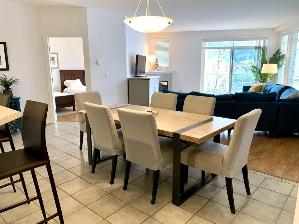 This dining table can fit up to six people 