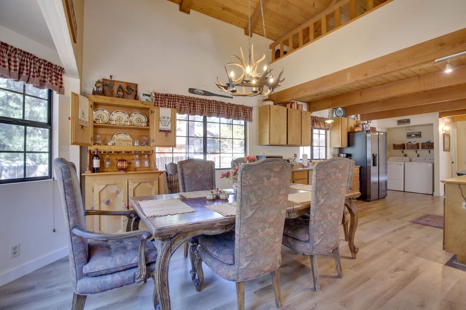 Dining Table | Dishware & Flatware Provided