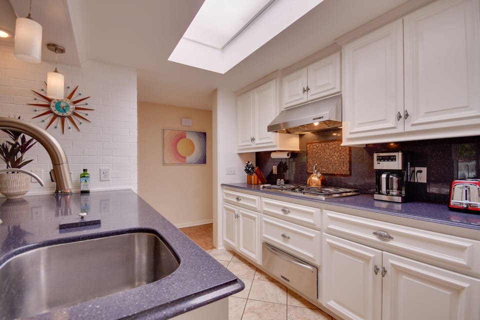 Kitchen | Blender | Crockpot | Coffee Maker & Grinder | Tea Kettle | Toaster