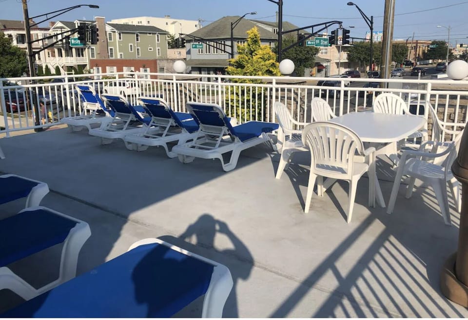 Upper sun deck