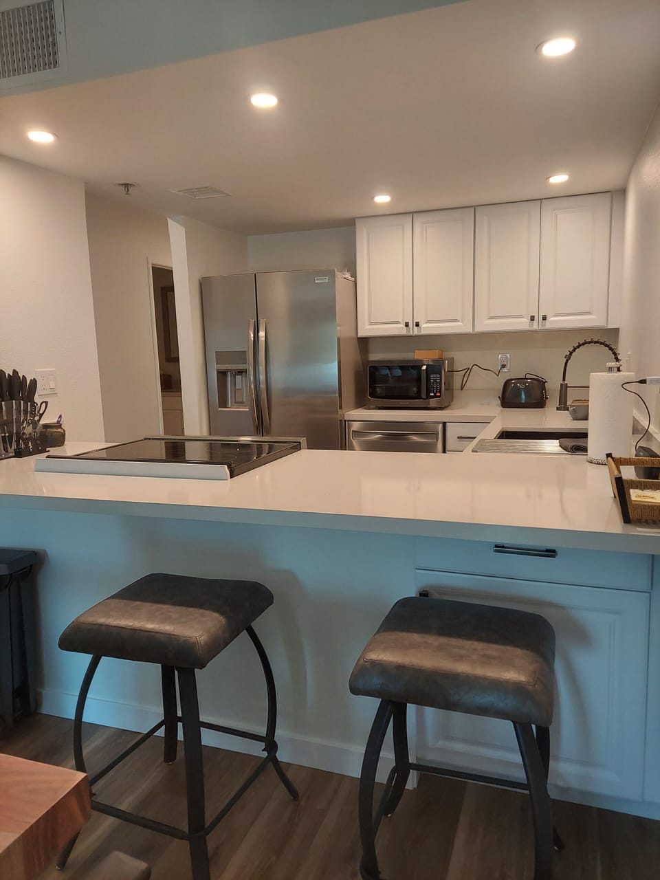 Counter seating 