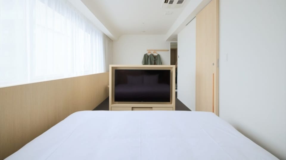 [Deluxe Corner King] 27㎡ / Bed width 1,800mm This room can be used by 1 to 2 people.