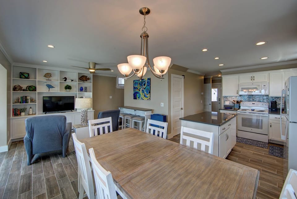 Dining Area (4)