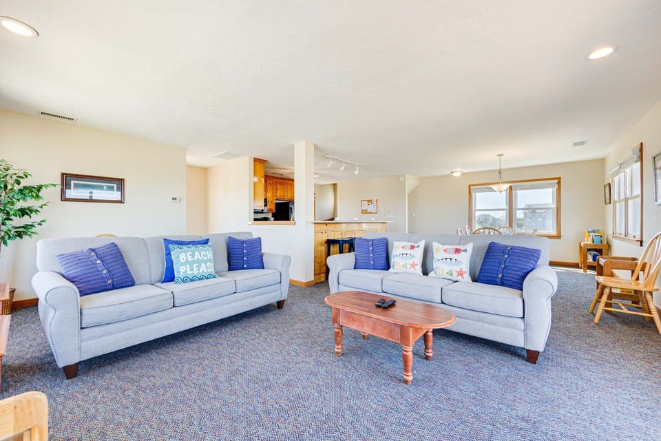 04-Surf-Or-Sound-Realty-1117-Island Magic-Great Room-4