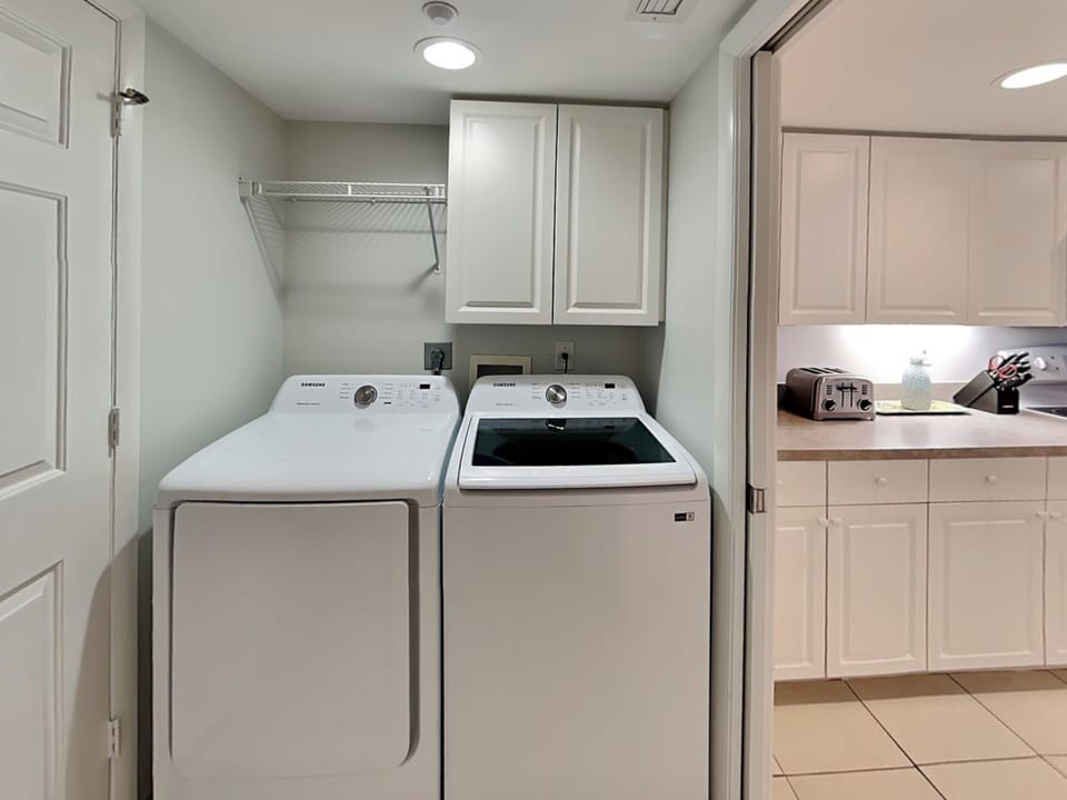 Laundry Room - Full Washer + Dryer