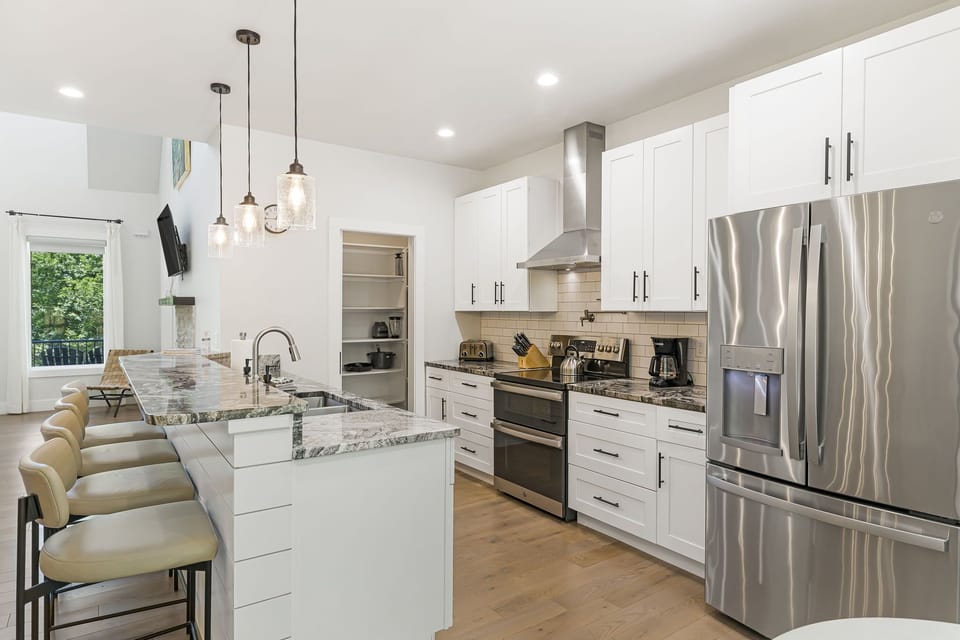 Chef's Gourmet Kitchen