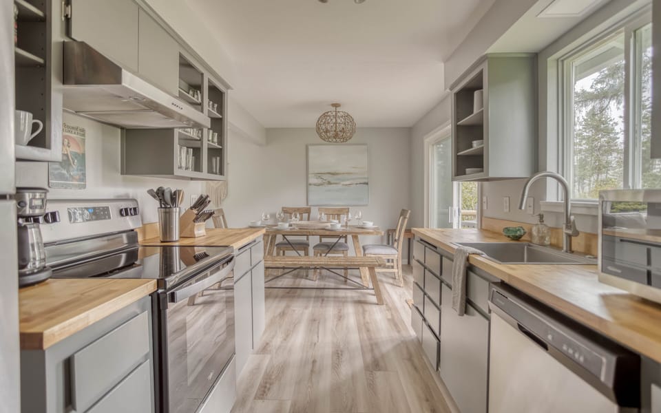 Kitchen area with Appliances