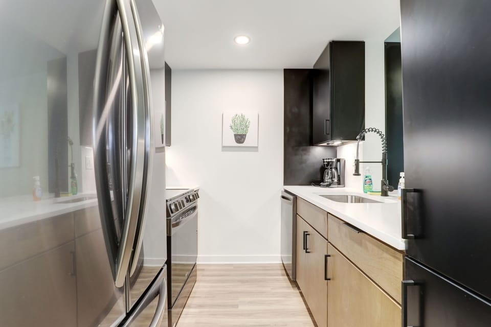 Modern appliances and cookware