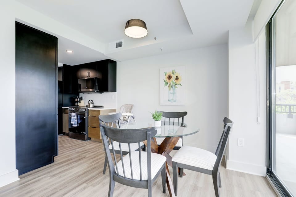 Seating for 4 guests