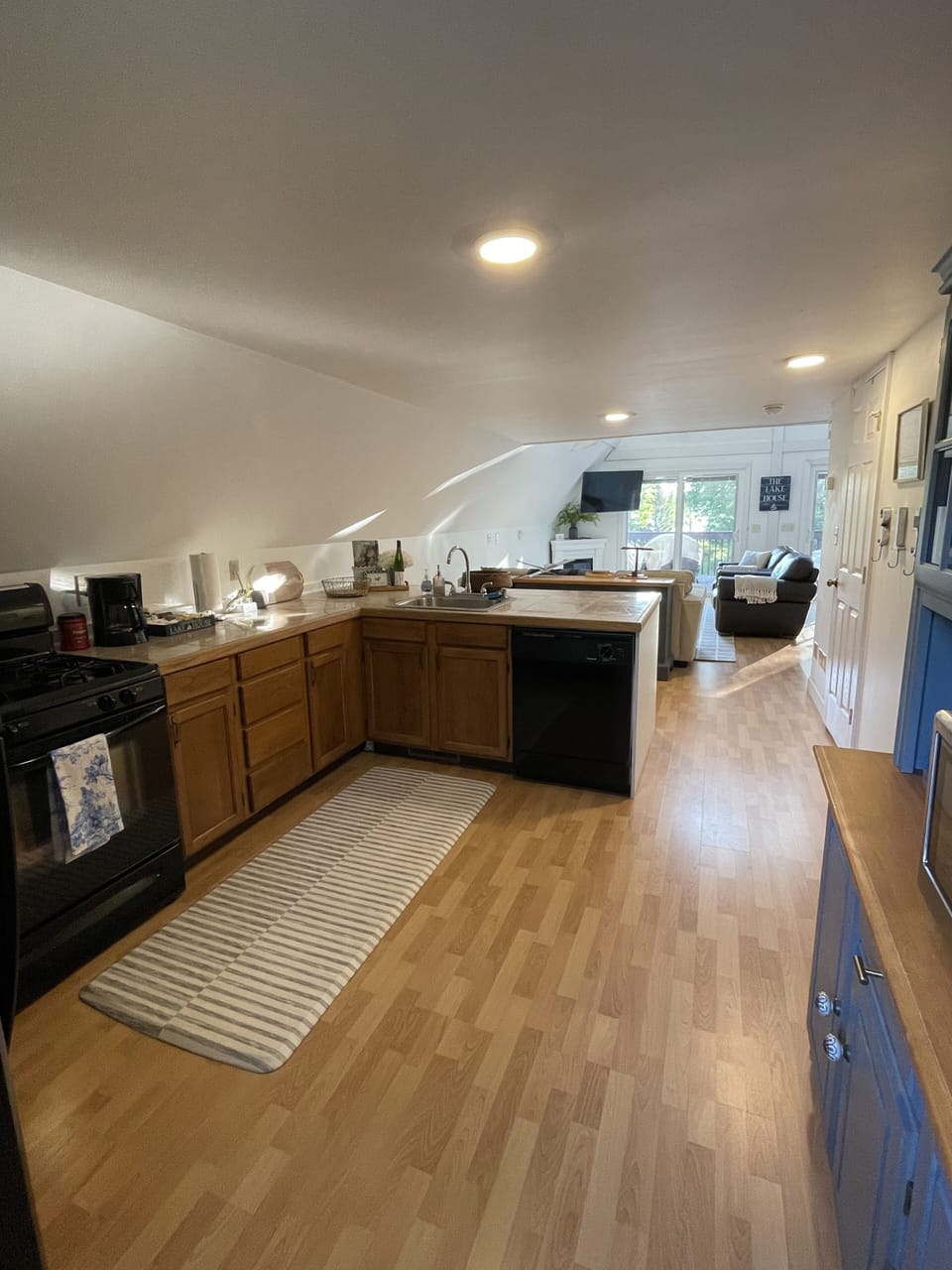 Kitchen & main living area