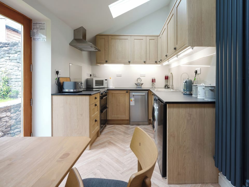 Kitchen | Walnut Cottage - Hawthorn Farm, Buxton