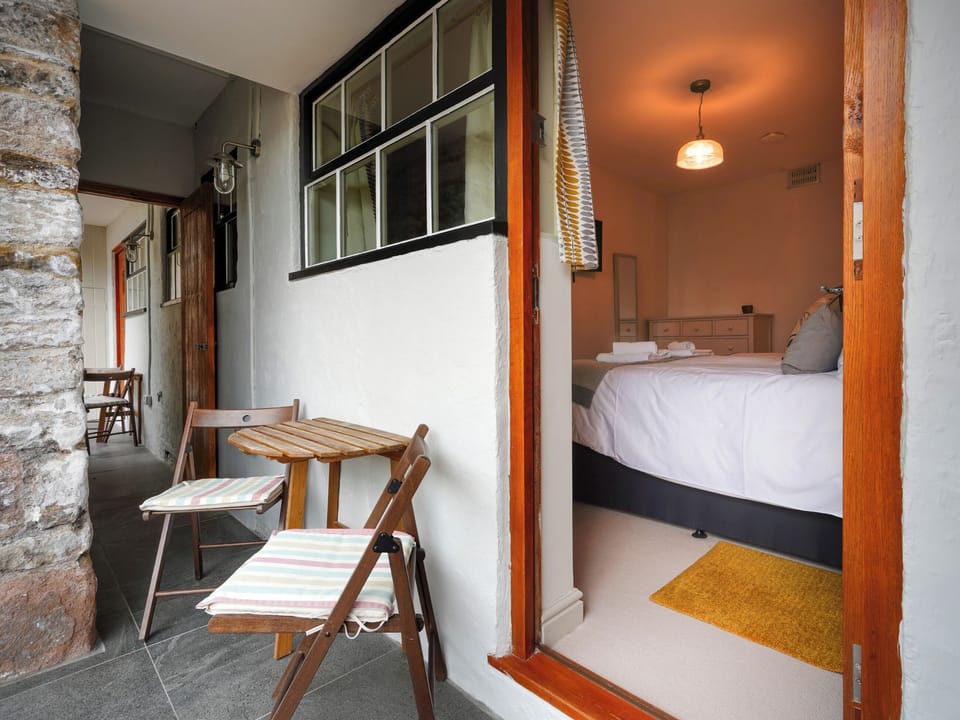 Sitting-out-area | Walnut Cottage - Hawthorn Farm, Buxton