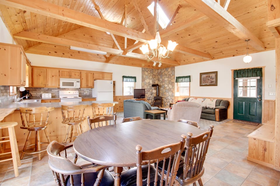 Dining Area | Dishware & Flatware