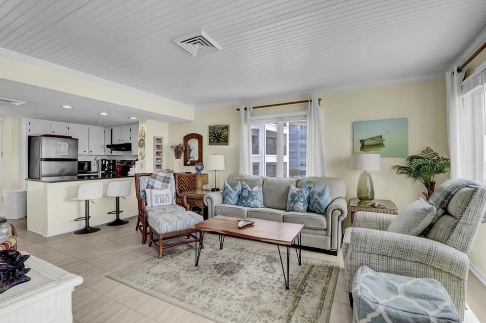 Oceanfront Living Room, 204 F Port O Call