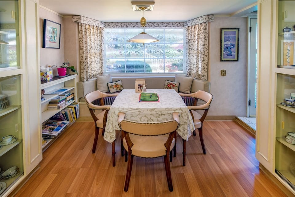 A little nook to enjoy your morning coffee at.