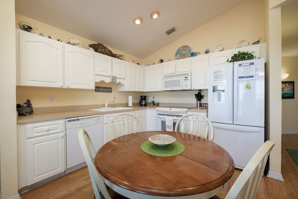 Fully Stocked Kitchen with Coffee, Creamer and Sugar Provided