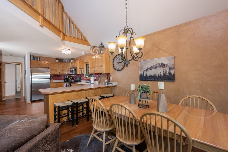 Seating for 6 with 4 at the barstools, plenty of room for the whole gang!