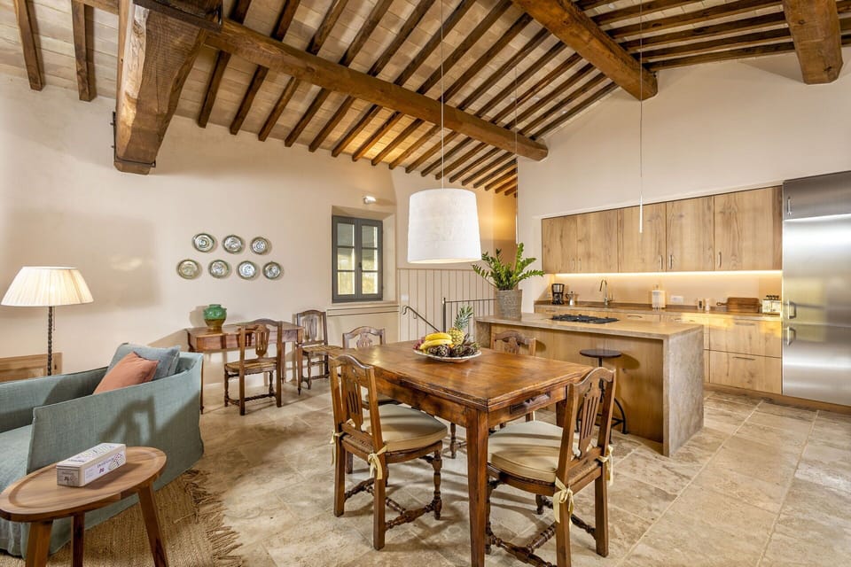 Table, Furniture, Property, Couch, Wood, Houseplant, Plant, Building, Chair, Interior Design