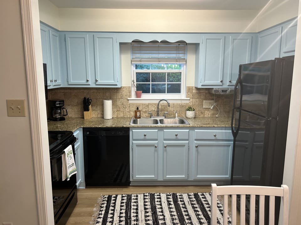 Full kitchen