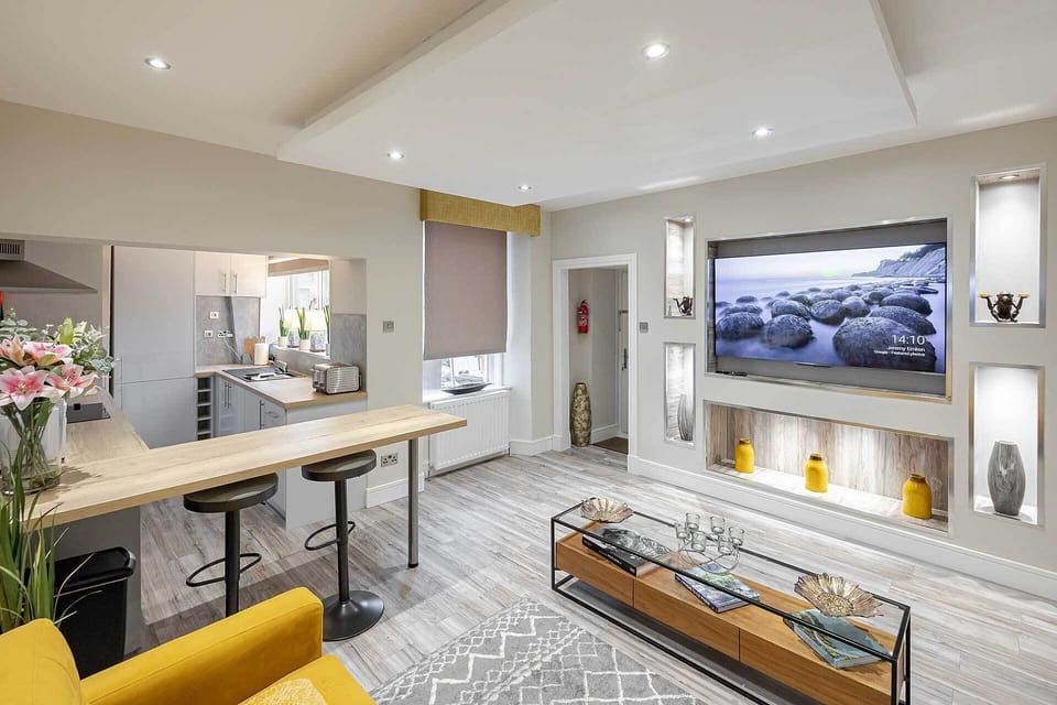Living Room / Lounge