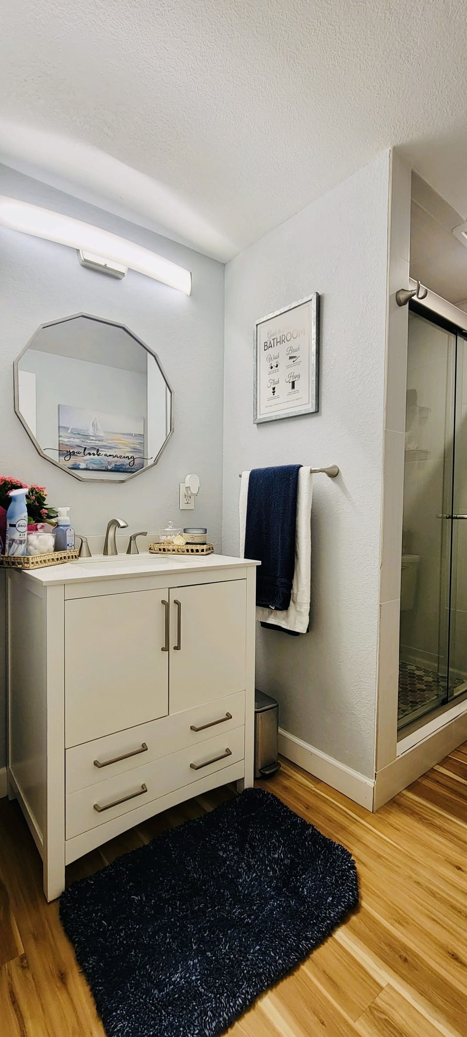 Full bathroom, fully stocked.