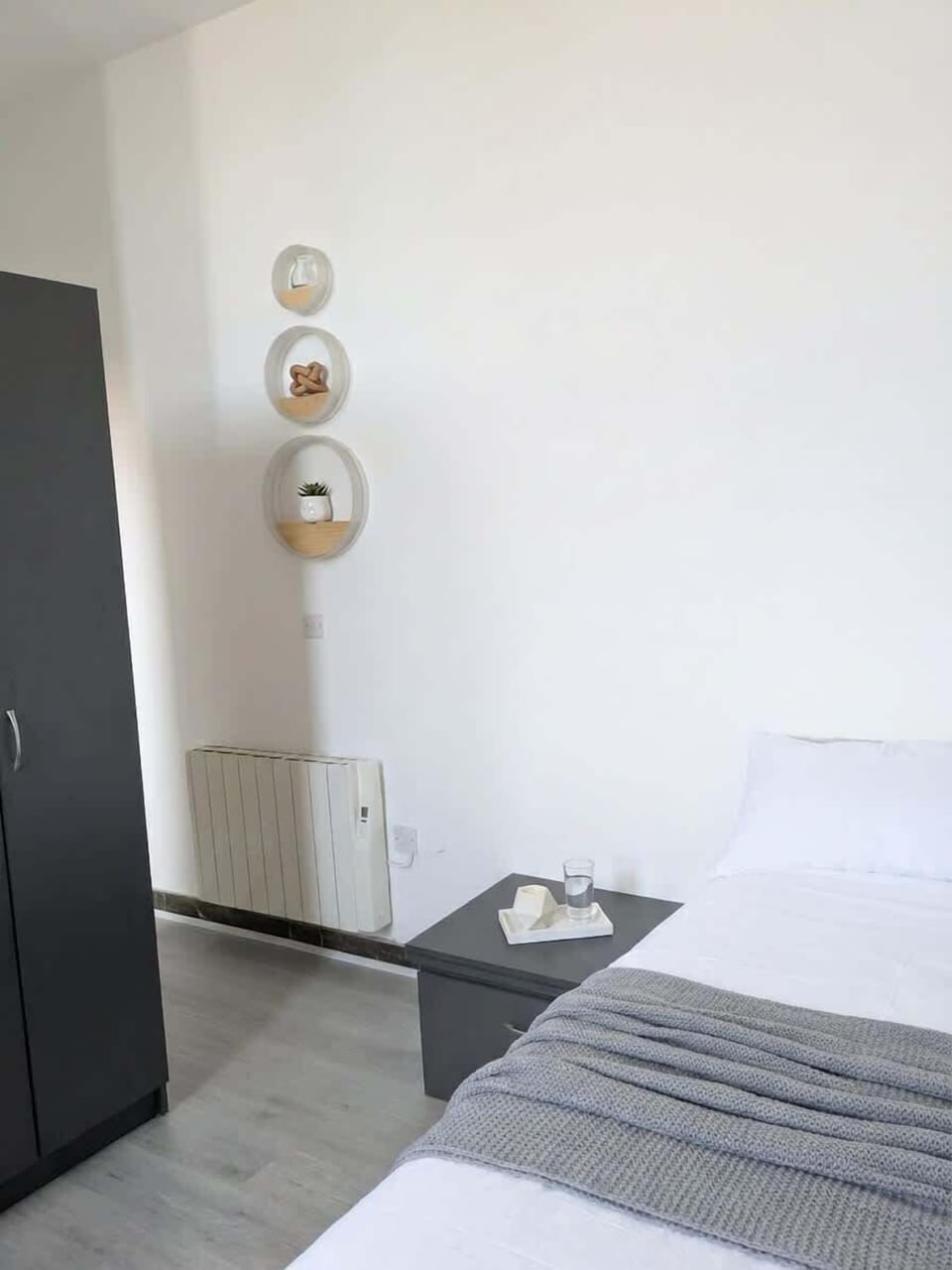 Studio (Bedroom)